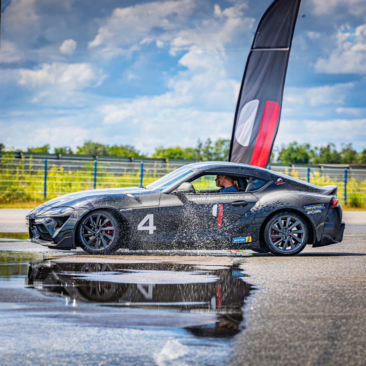 toyota-img-quer-ist-mehr-drifting-sommer